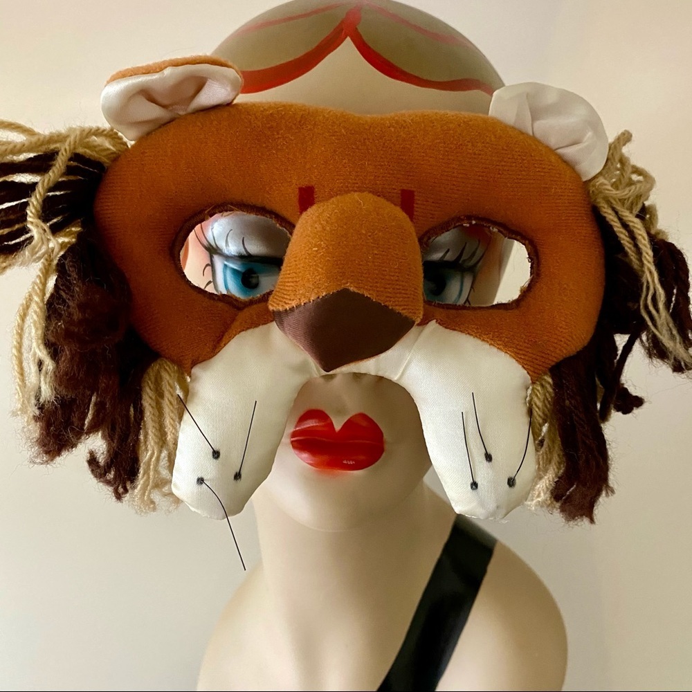 Vintage handmade childโs lion mask Halloween cute